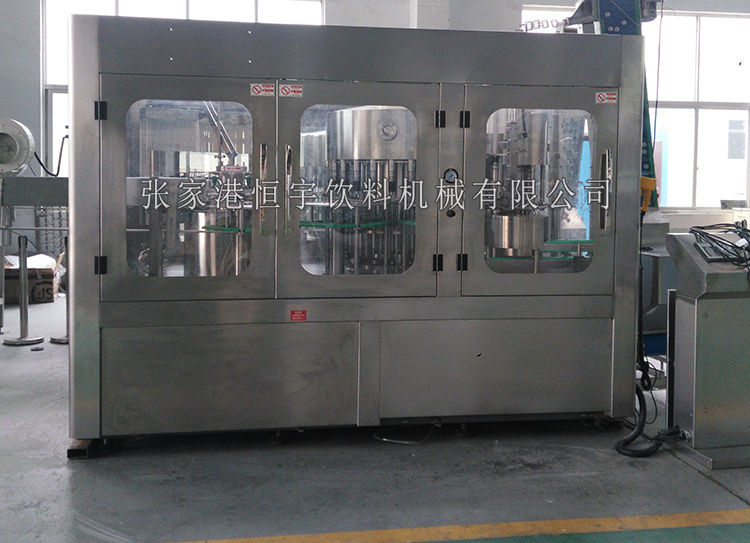 含氣碳酸飲料灌裝機(jī)質(zhì)量才是利潤(rùn)的保證